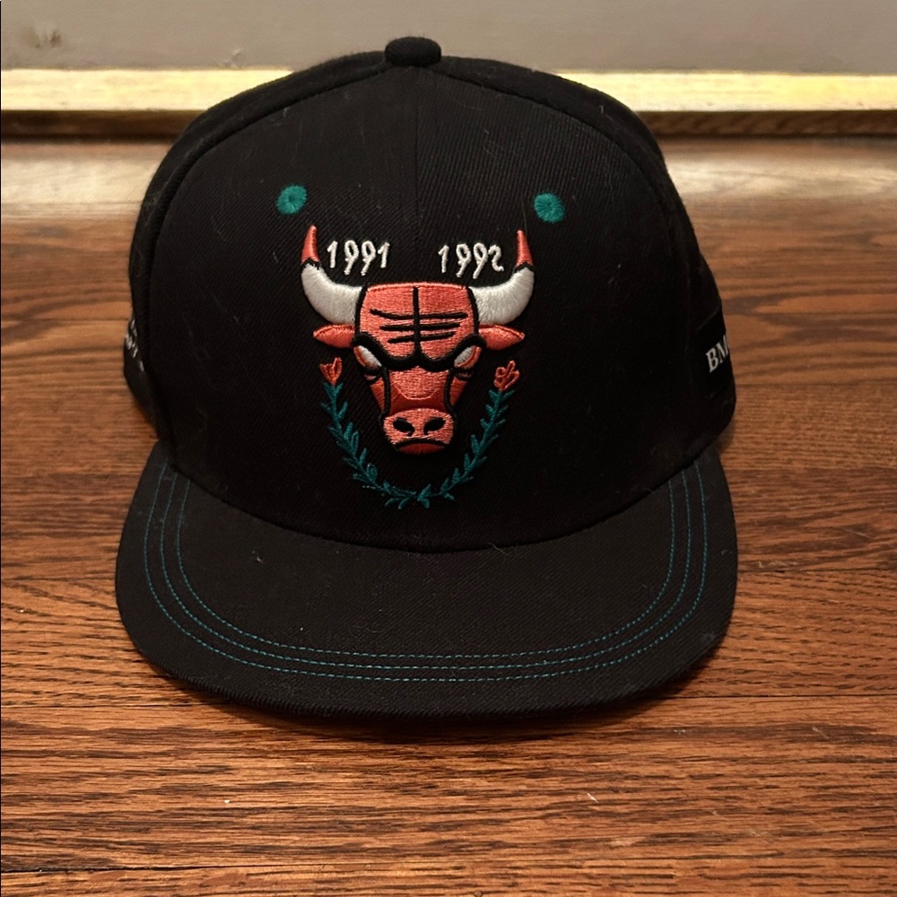 Chicago Bulls Artist Hat Series 2021/22 by David Heo